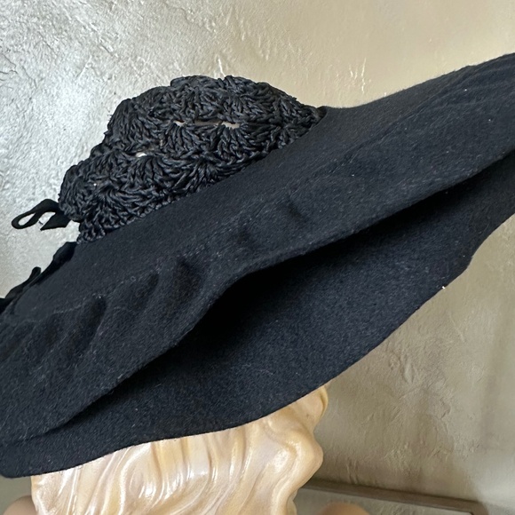 IRRESISTIBLE 1940s\' BLACK FELT/STRAW HAT - WIDE DOUBLE FELT BRIM & STRAW CROWN main image 6